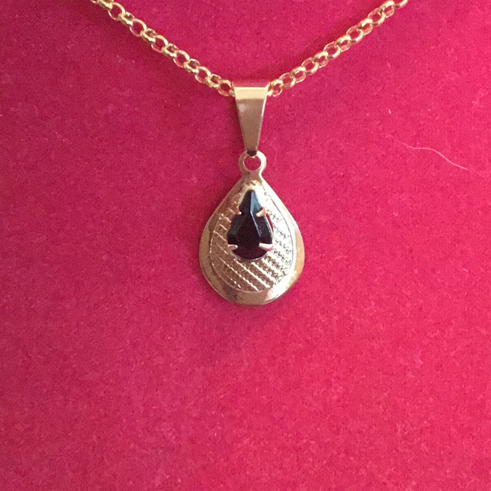 18k gold plated necklace and earrings set - Picture 3 of 4